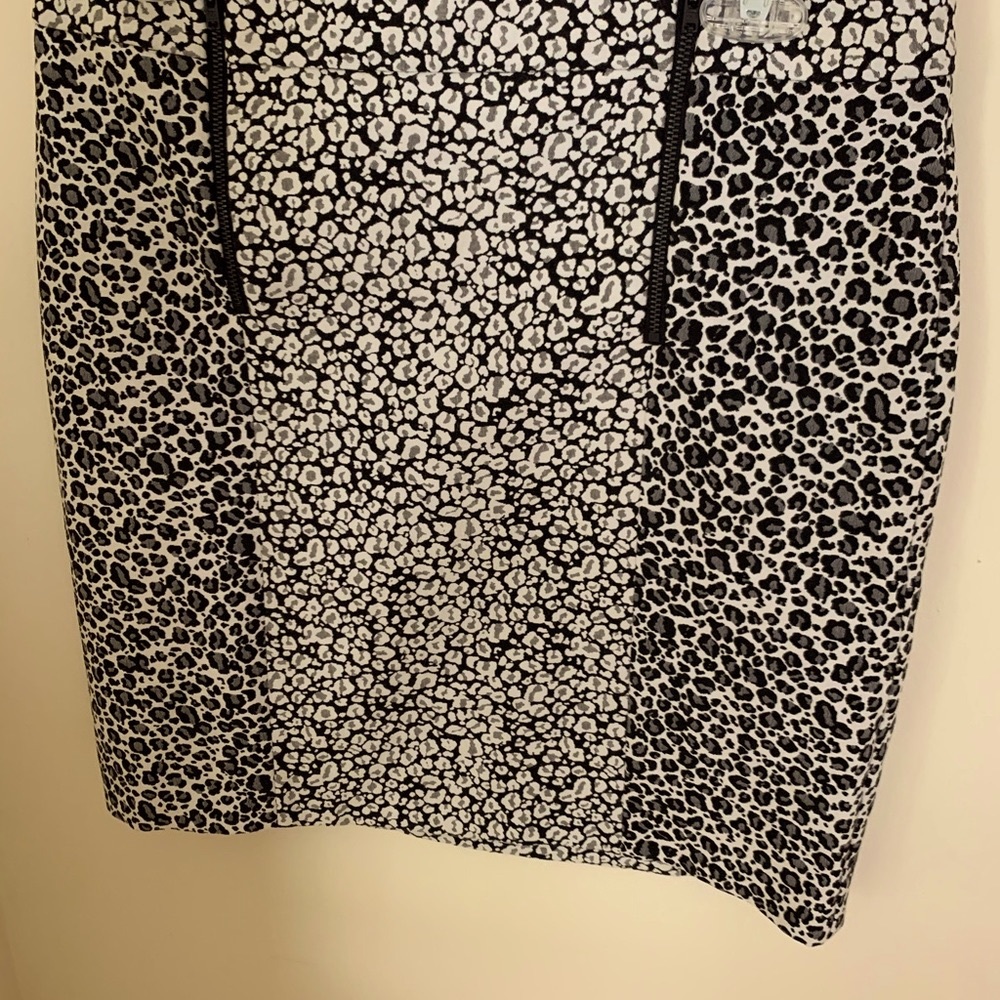 Leopard print mid skirt